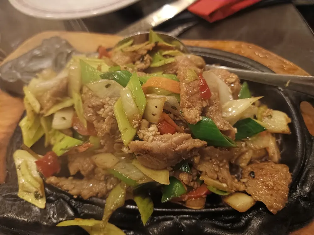 Boeuf Sauté À l'Ail Et Au Saké